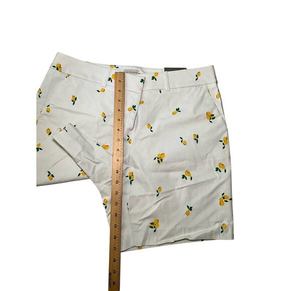 Van Heusen Bermuda Short Women's 12 White Lemon Print Slash Pocket Flat Front - Picture 5 of 6